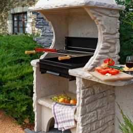 barbecue en pierre ouvert