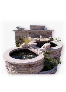 Fontaine en pierre avec bassin