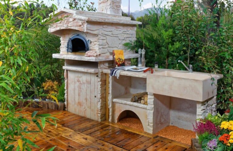 Exemple de cuisine d'été traditionnelle