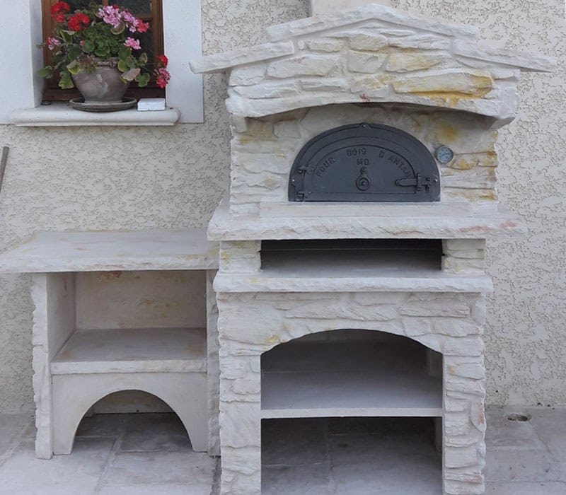 Cuisine d'été avec un four à bois Malissard